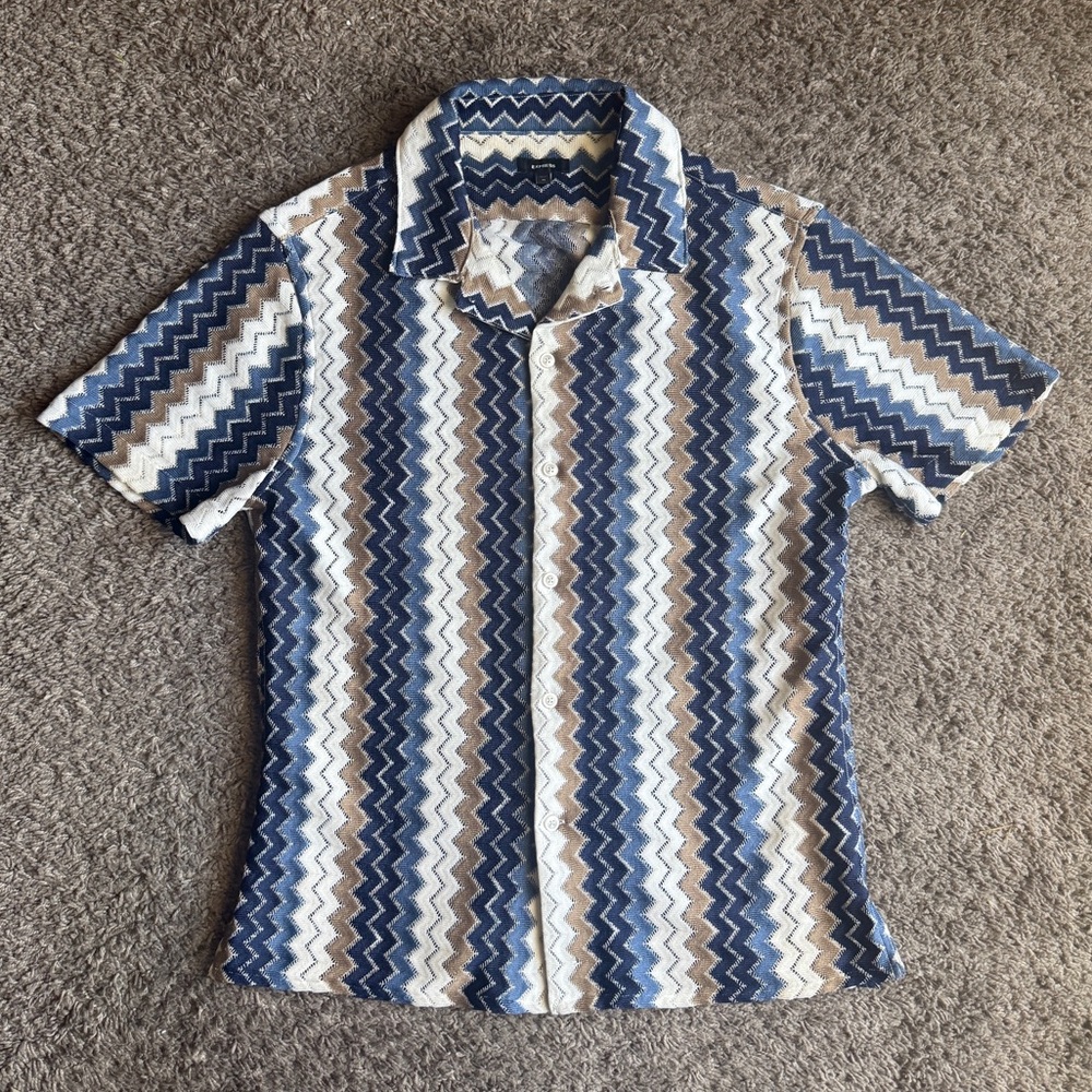 Express Zigzag Patterned Short Sleeve Shirt